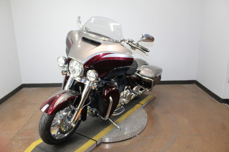 Harley-Davidson CVO Ultra Limited 2015 FLHTKSE 954731N PAL SLVR/MAROON W/ PINSTRIP - Photo 4