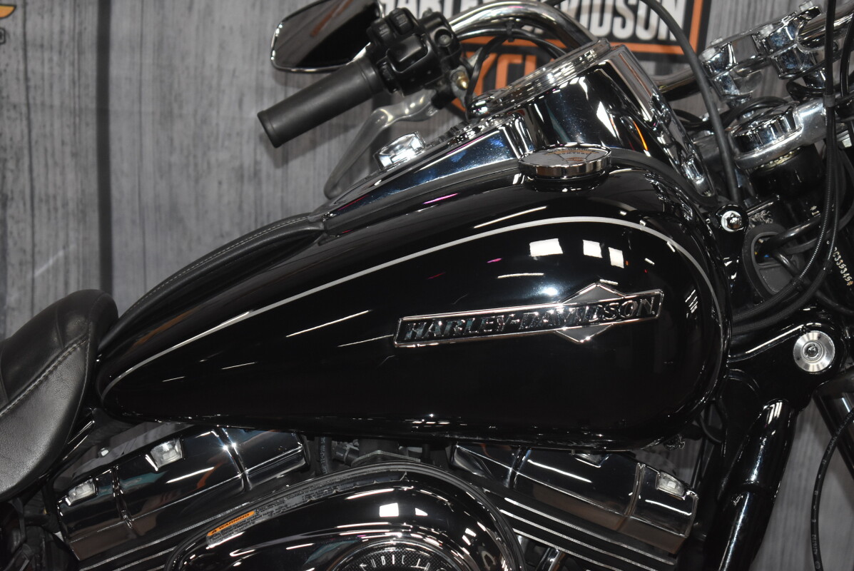 FXDC 2013 Super Glide Custom - Photo 8