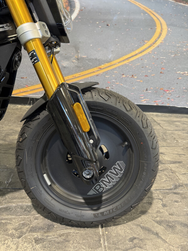 2024 BMW Motorrad CE 02 - Photo 5