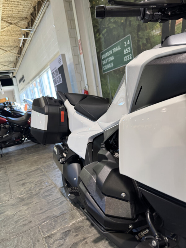 2026 R130RT - Photo 6