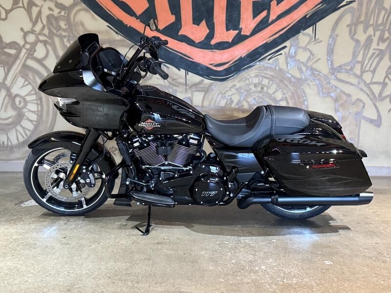 FLTRX 2025 Road Glide - Photo 9