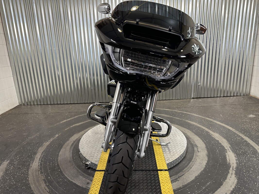2025 Harley-Davidson Road Glide Vivid Black - Photo 3