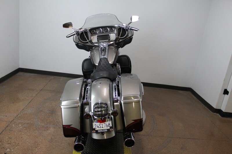 Harley-Davidson CVO Ultra Limited 2015 FLHTKSE 954731N PAL SLVR/MAROON W/ PINSTRIP - Photo 7