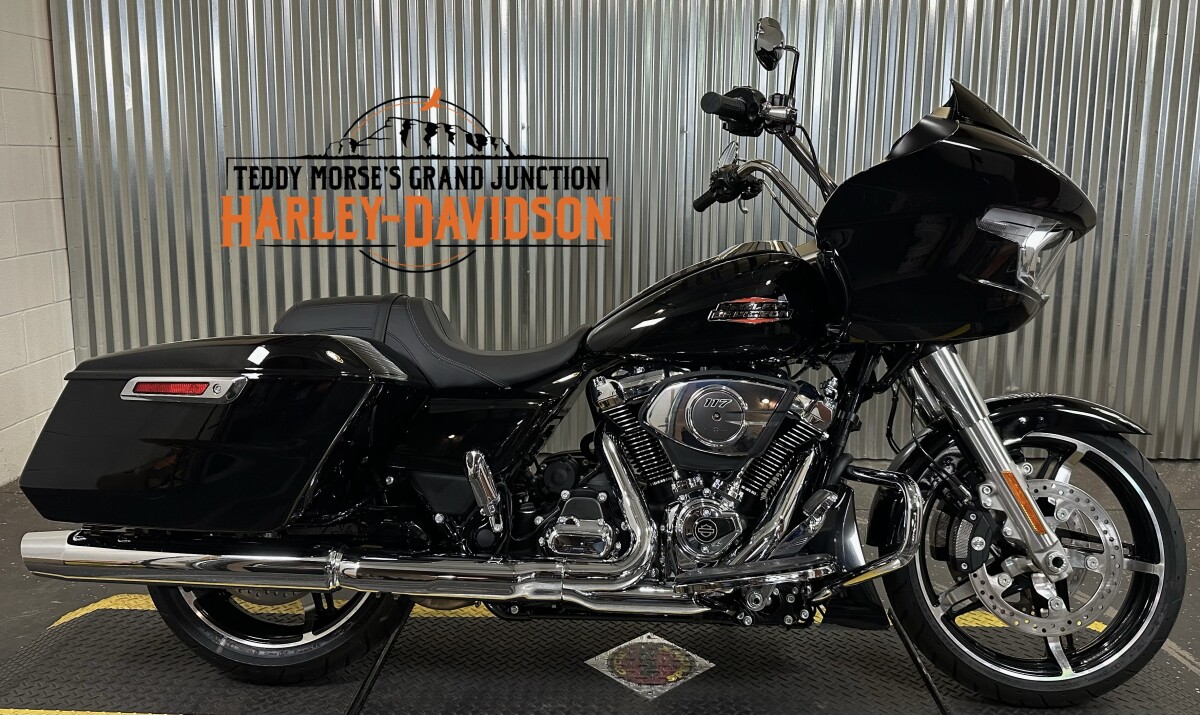 2025 Harley-Davidson Road Glide Vivid Black