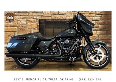2025 Harley-Davidson Street Glide Iron Horse Metallic - Black Finish
