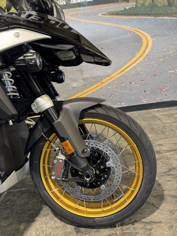 2024 BMW Motorrad R 1300 GS - Photo 8