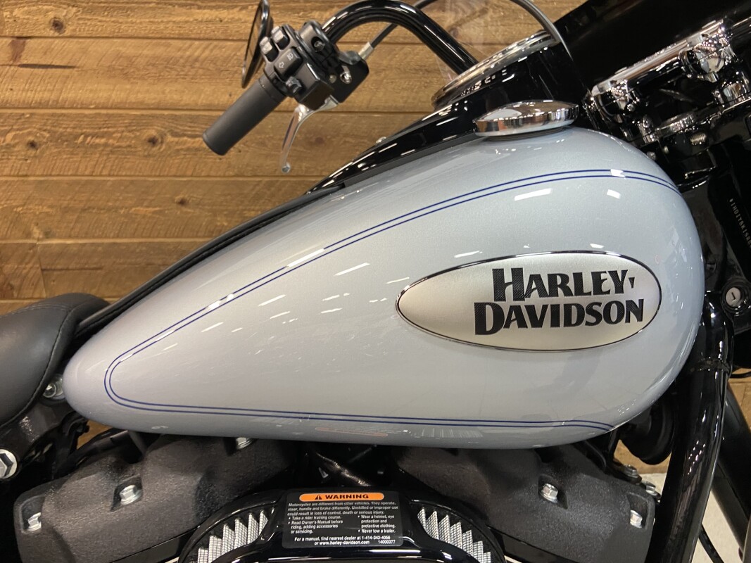 2024 Harley-Davidson Heritage Classic Atlas Silver Metallic - Black Finish FLHCS - Photo 3