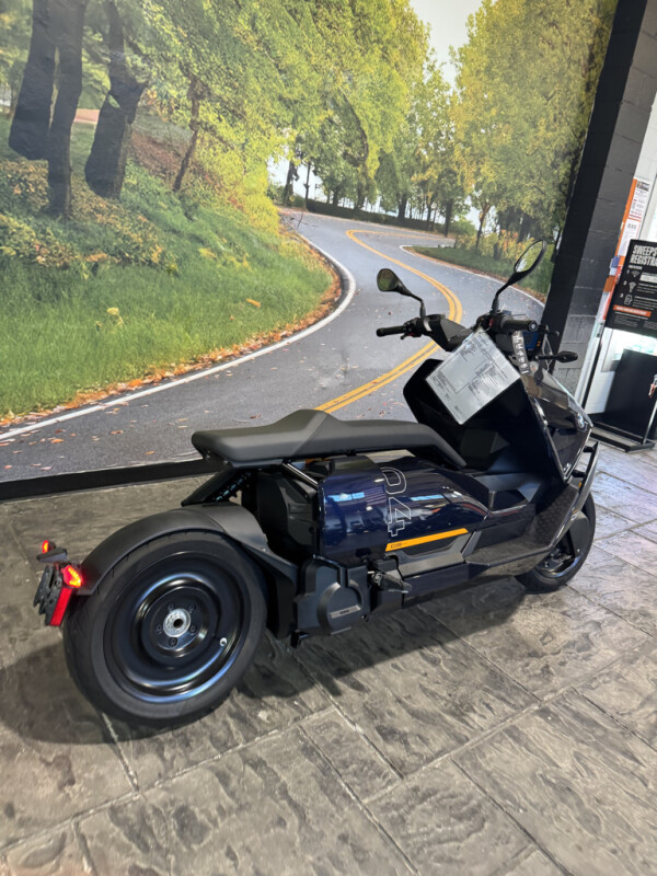 2024 BMW Motorrad CE 04, photo 23