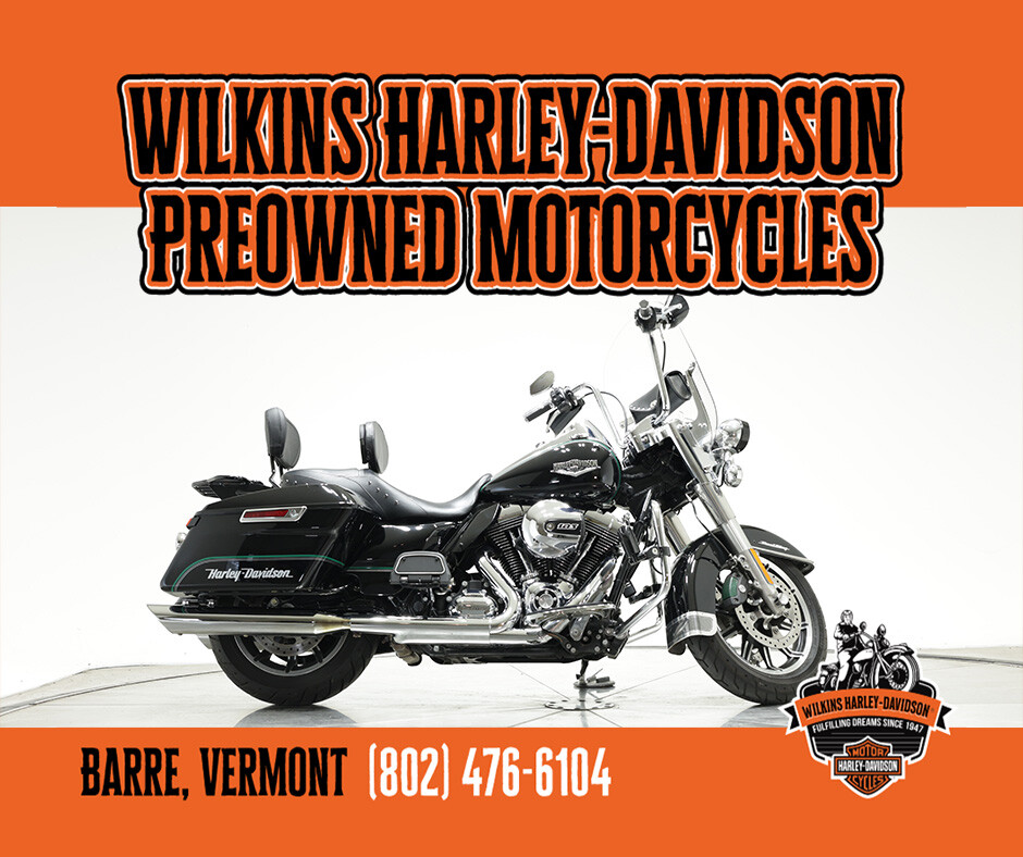 2014 HARLEY-DAVIDSON FLHR ROAD KING in Vivid Black with Pinstripe with 16,016 miles - Photo 2