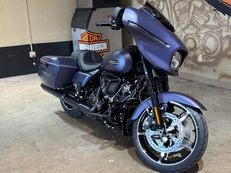 FLHX 2025 Street Glide - Photo 3