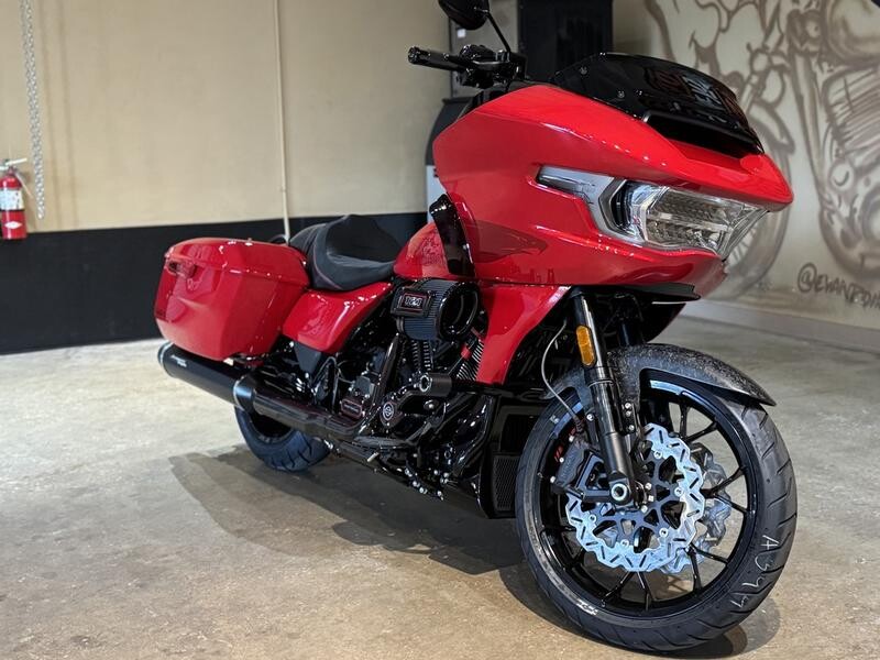 FLTRXSTSE 2025 CVO Road Glide ST - Photo 3