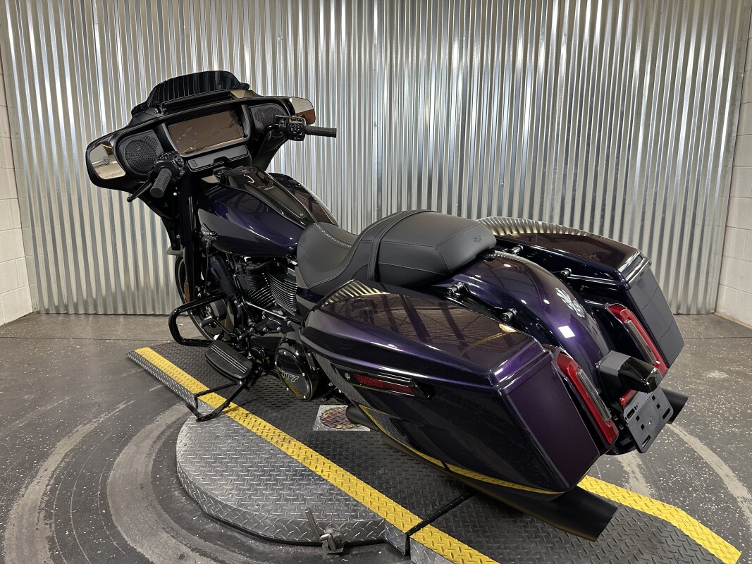 2025 Harley-Davidson Street Glide Mystic Shift - Black Finish - Photo 6