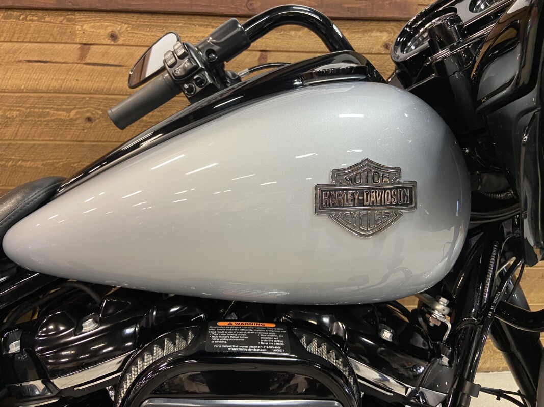 2023 Harley-Davidson Road Glide Special Atlas Silver Metallic - Black Finish FLTRXS - Photo 2
