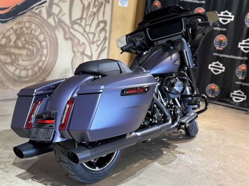 FLHX 2025 Street Glide - Photo 5