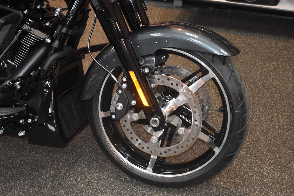 FLHX 2025 Street Glide - Photo 8