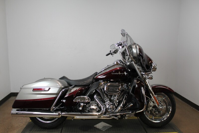 Harley-Davidson CVO Ultra Limited 2015 FLHTKSE 954731N PAL SLVR/MAROON W/ PINSTRIP