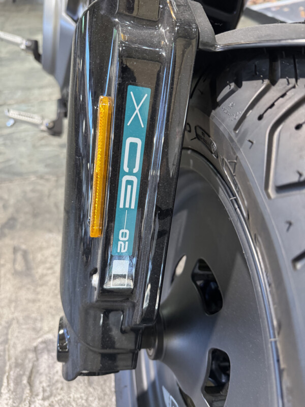 2024 BMW Motorrad CE 02 - Photo 9