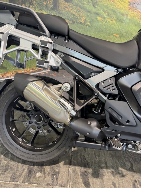 2025 BMW Motorrad R 1300 GS Adventure - Photo 7