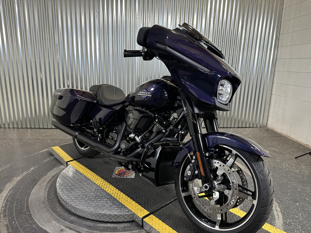 2025 Harley-Davidson Street Glide Mystic Shift - Black Finish - Photo 2