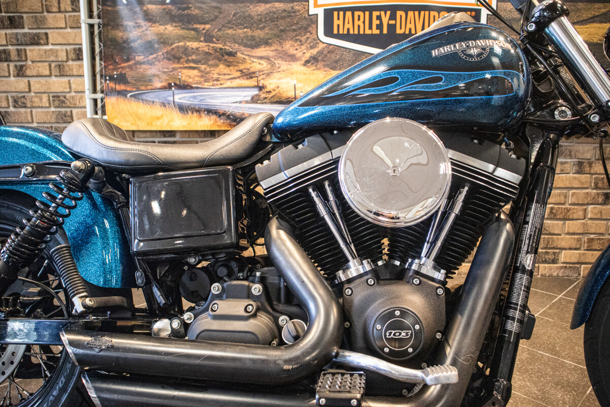 2016 Street Bob (FXDB) - Photo 6