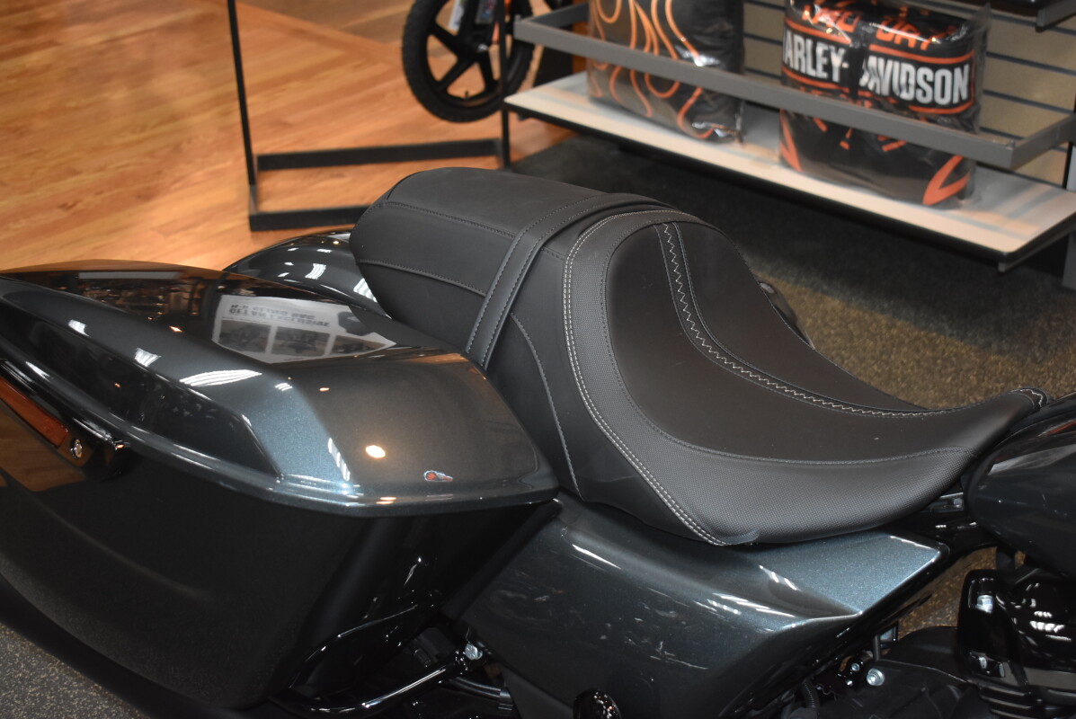 FLHX 2025 Street Glide - Photo 7