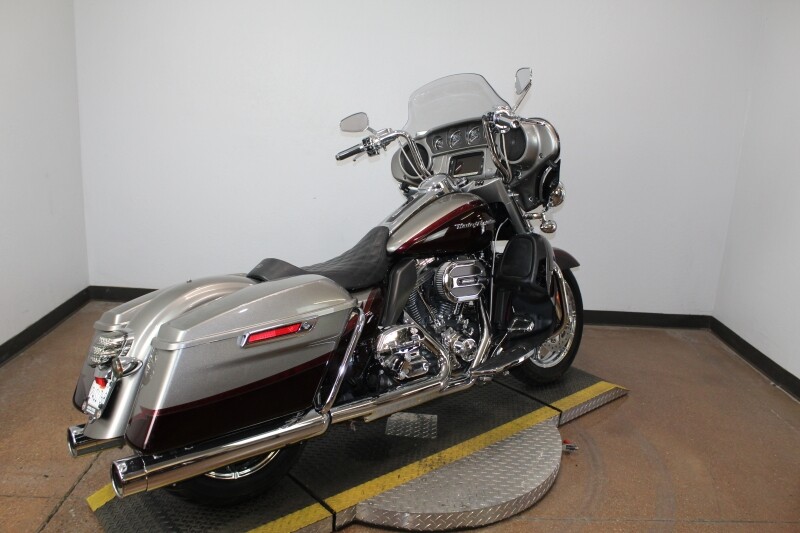 Harley-Davidson CVO Ultra Limited 2015 FLHTKSE 954731N PAL SLVR/MAROON W/ PINSTRIP - Photo 8