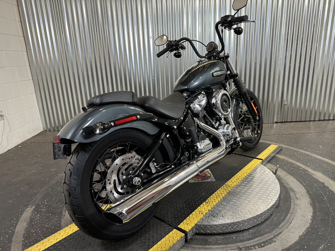 2025 Harley-Davidson Street Bob Iron Horse Metallic w/Spoke Wheels - Photo 8