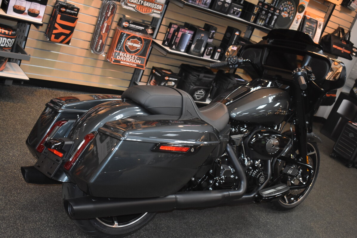 FLHX 2025 Street Glide - Photo 3