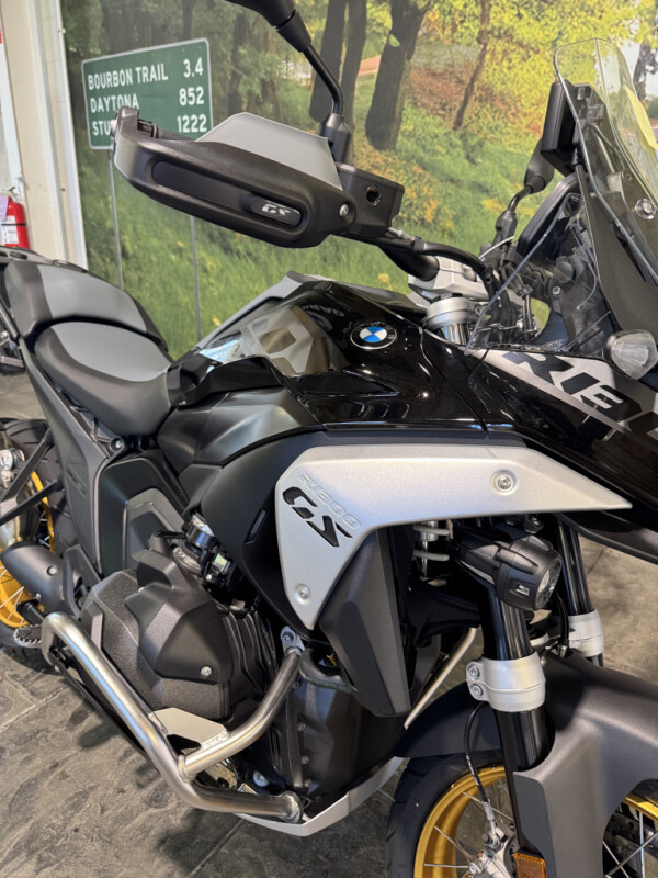 2024 BMW Motorrad R 1300 GS - Photo 2