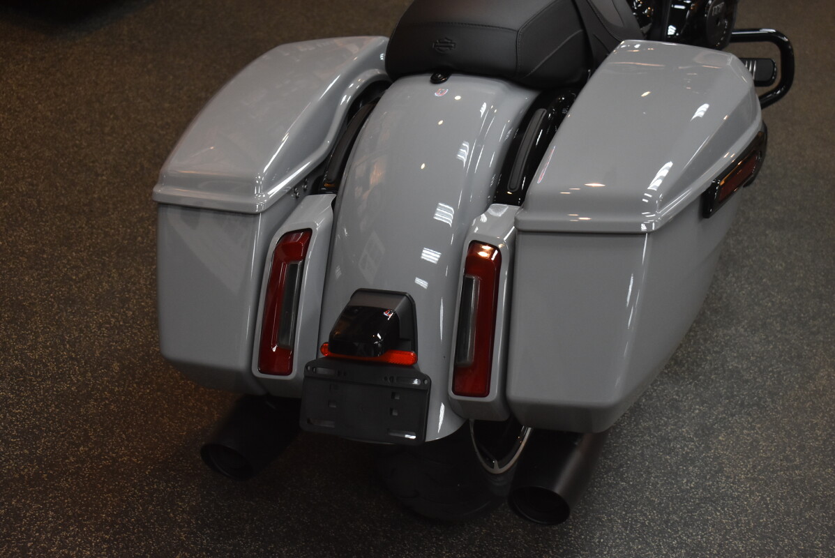FLTRX 2025 Road Glide - Photo 4
