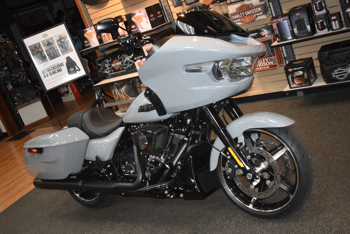 FLTRX 2025 Road Glide - Photo 2