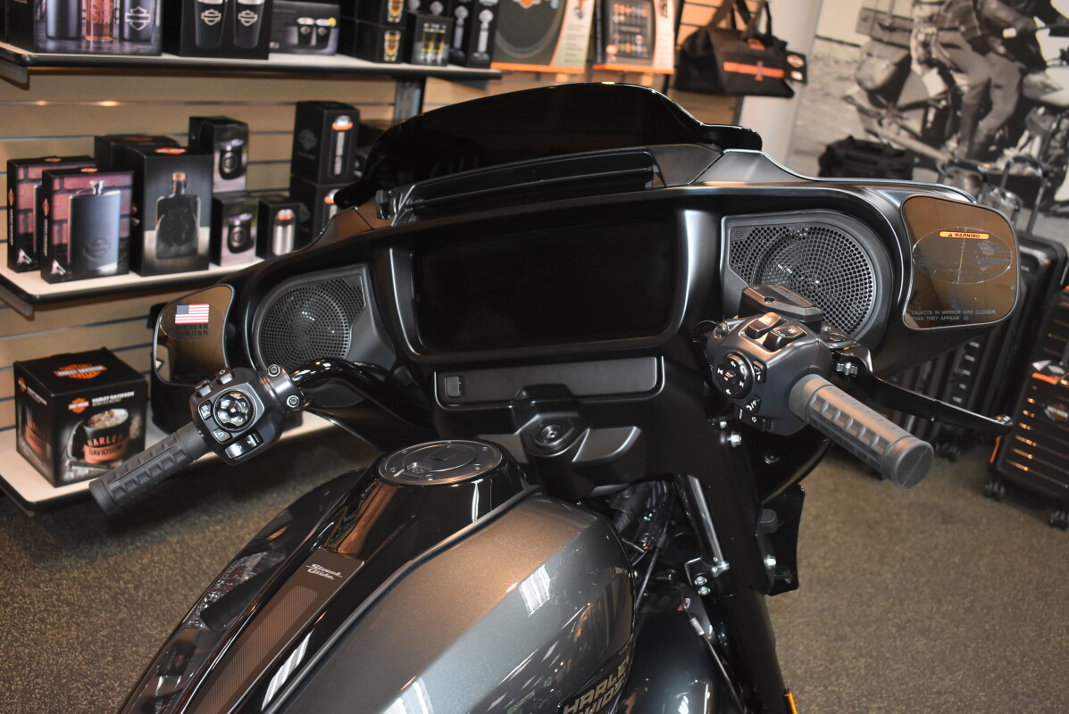 FLHX 2025 Street Glide - Photo 10