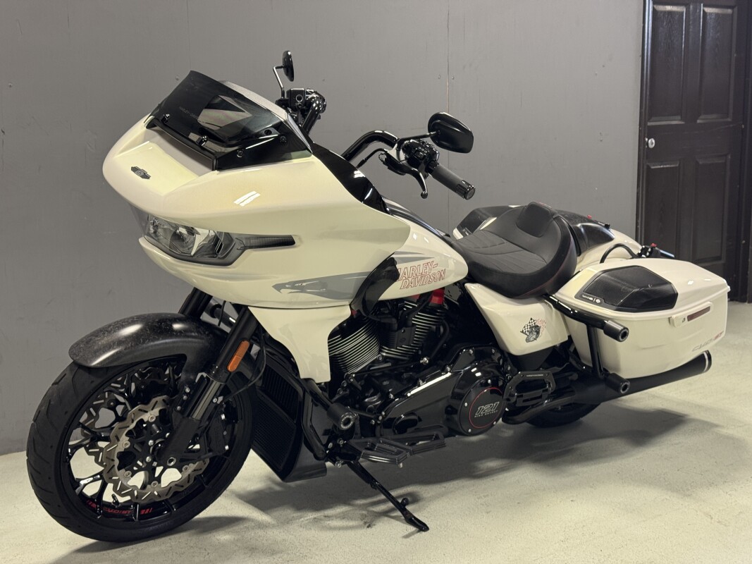 FLTRXSTSE 2024 CVO Road Glide ST - Photo 4
