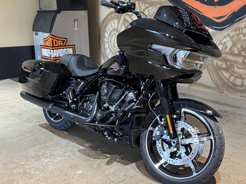 FLTRX 2025 Road Glide - Photo 3