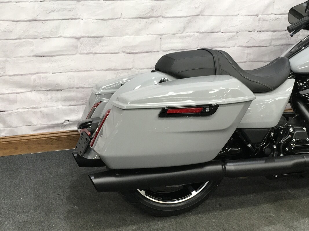 2025 Harley-Davidson Street Glide Billiard Gray - Black Finish FLHX - Photo 2