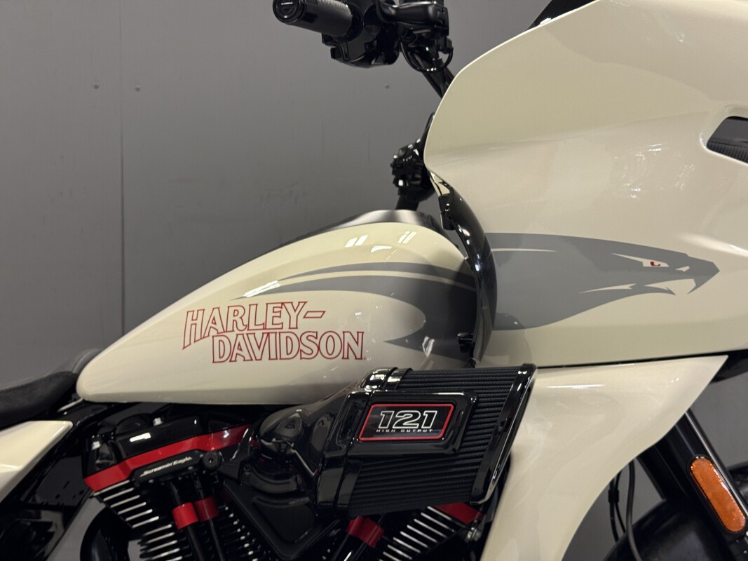 FLTRXSTSE 2024 CVO Road Glide ST - Photo 7