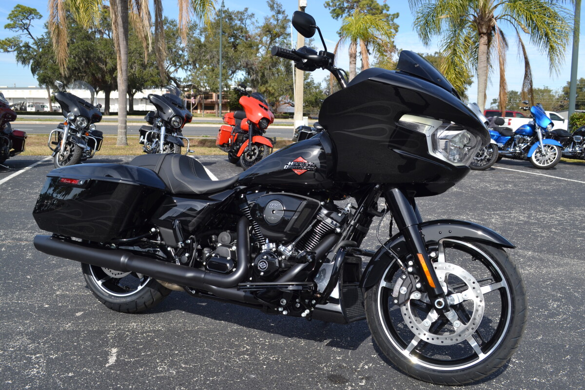 2025 Harley-Davidson Road Glide - FLTRX