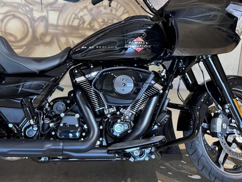 FLTRX 2025 Road Glide - Photo 7