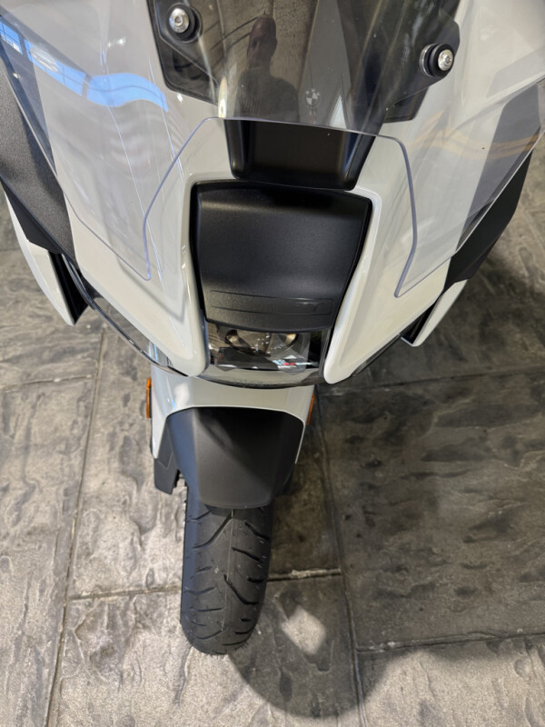 2026 R130RT - Photo 9