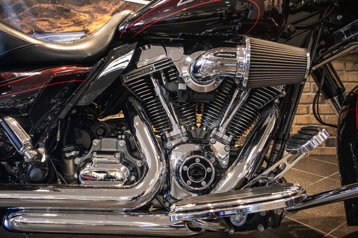 2011 CVO Street Glide (FLHXSE) - Photo 6
