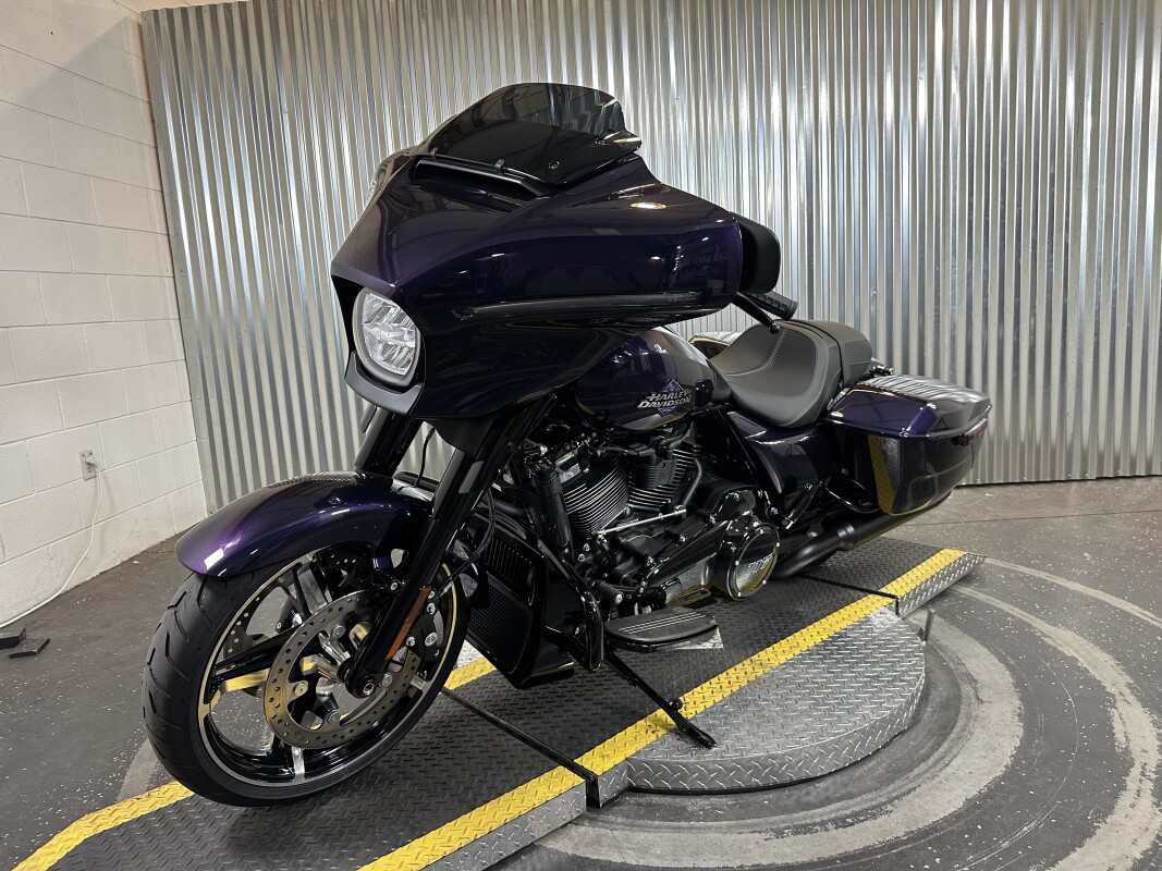 2025 Harley-Davidson Street Glide Mystic Shift - Black Finish - Photo 4