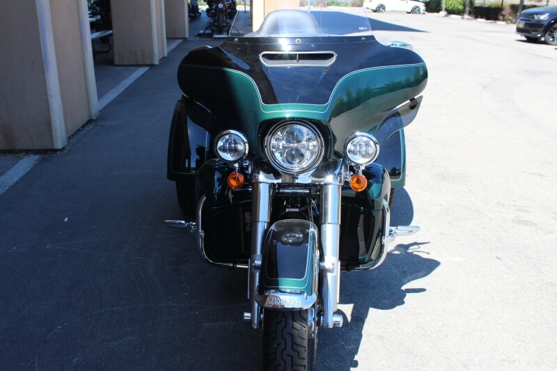 Harley-Davidson Tri Glide Ultra 2024 FLHTCUTG 84389953 ALPINE GRN/BLK W/ PIN - Photo 10