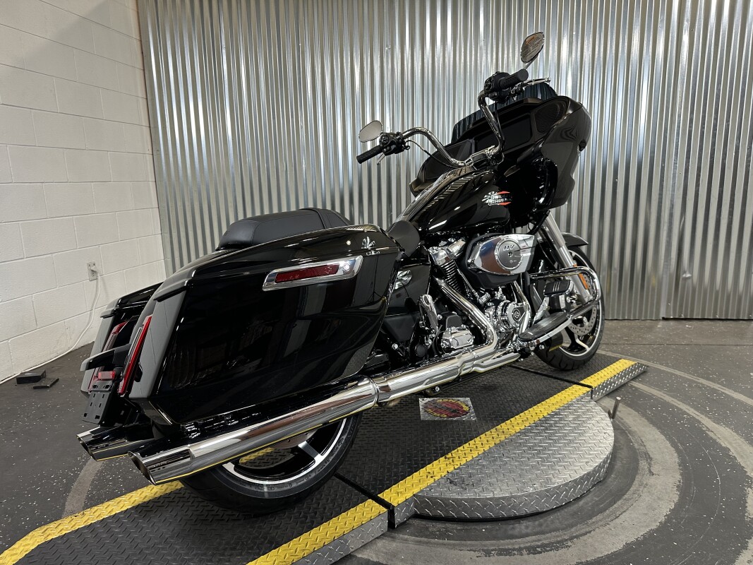 2025 Harley-Davidson Road Glide Vivid Black - Photo 8