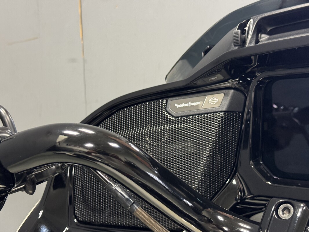 FLTRXSTSE 2024 CVO Road Glide ST - Photo 8