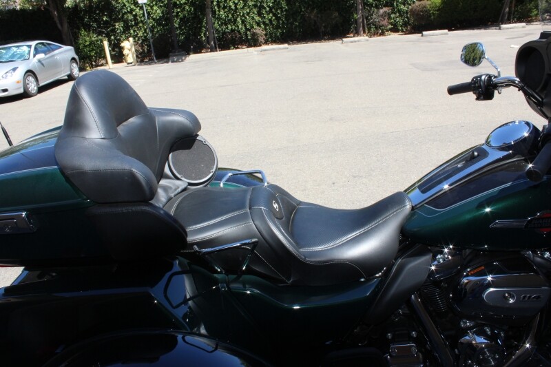 Harley-Davidson Tri Glide Ultra 2024 FLHTCUTG 84389953 ALPINE GRN/BLK W/ PIN - Photo 9
