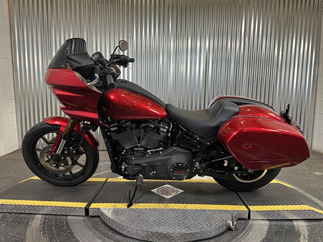 2025 Harley-Davidson Low Rider ST Brilliant Red - Black Finish - Photo 5
