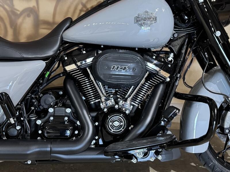 FLHRXS 2025 Road King Special - Photo 7