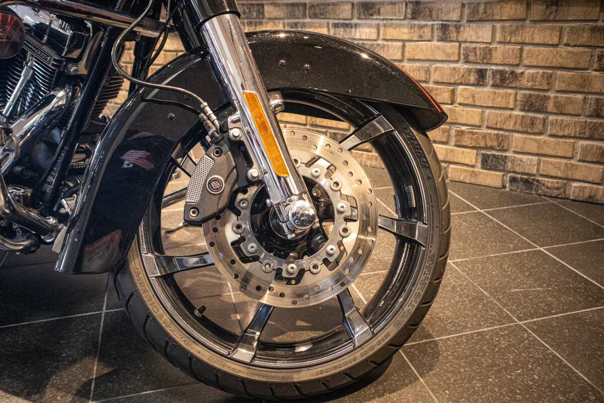 2011 CVO Street Glide (FLHXSE) - Photo 7