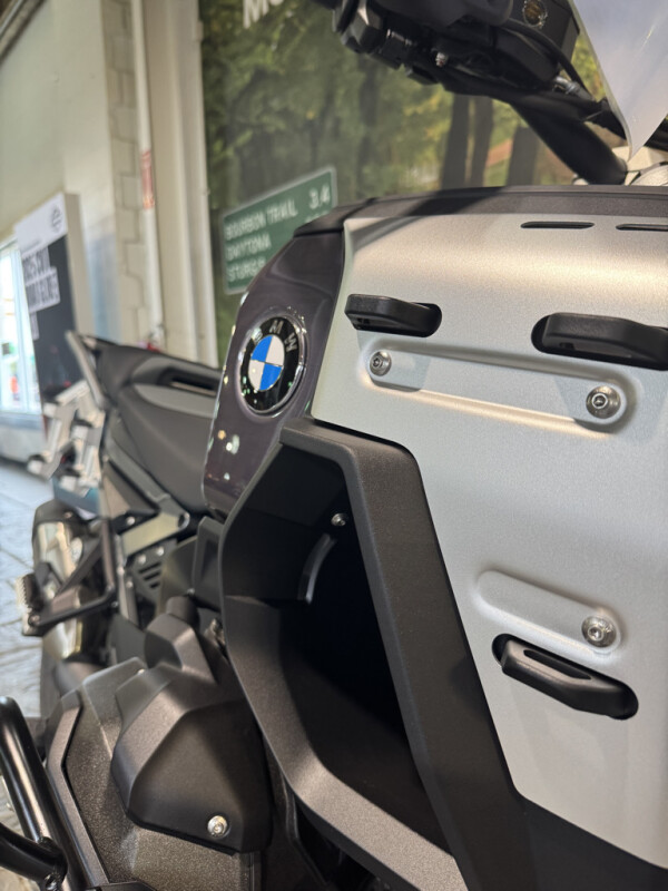 2025 BMW Motorrad R 1300 GS Adventure - Photo 2
