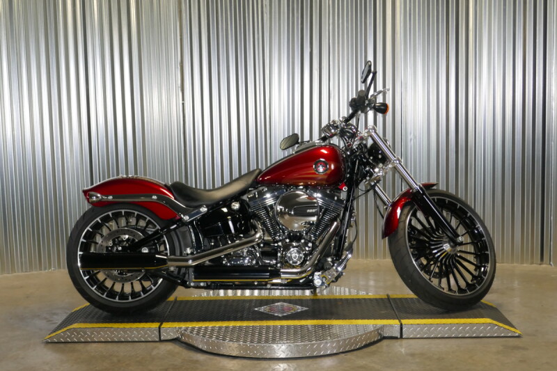 2017 Harley-Davidson® Breakout® Velocity Red Sunglo